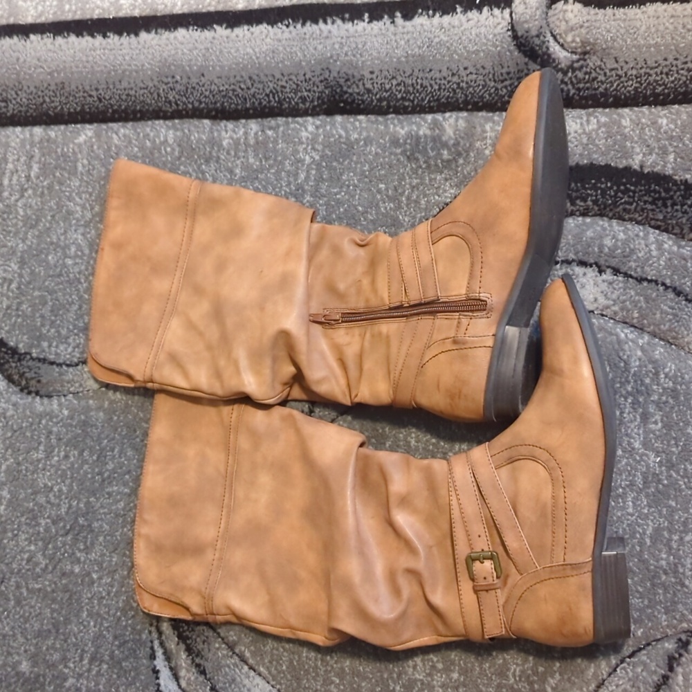 Size 8 Women's boots